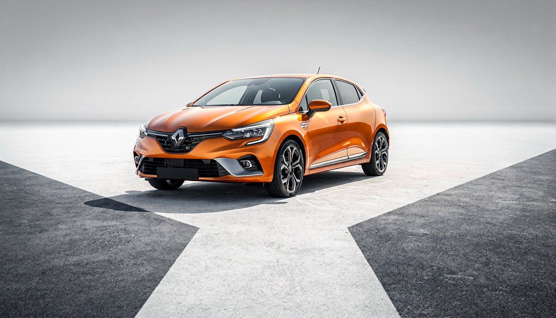 Private lease of kopen vergelijking met Renault Clio hybride voor particulieren